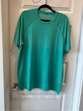 Lululemon Teal Textured Short Sleeve Top – XL